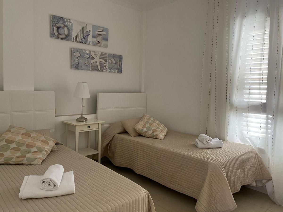 Billy'S Beachfront Apartment With Pool Access Puerto De Mogan Exterior foto