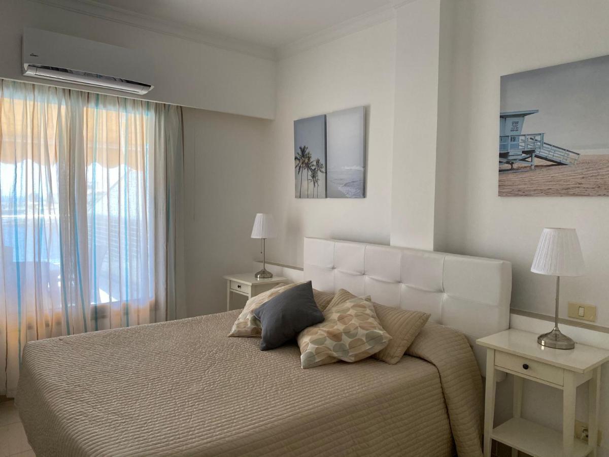 Billy'S Beachfront Apartment With Pool Access Puerto De Mogan Exterior foto